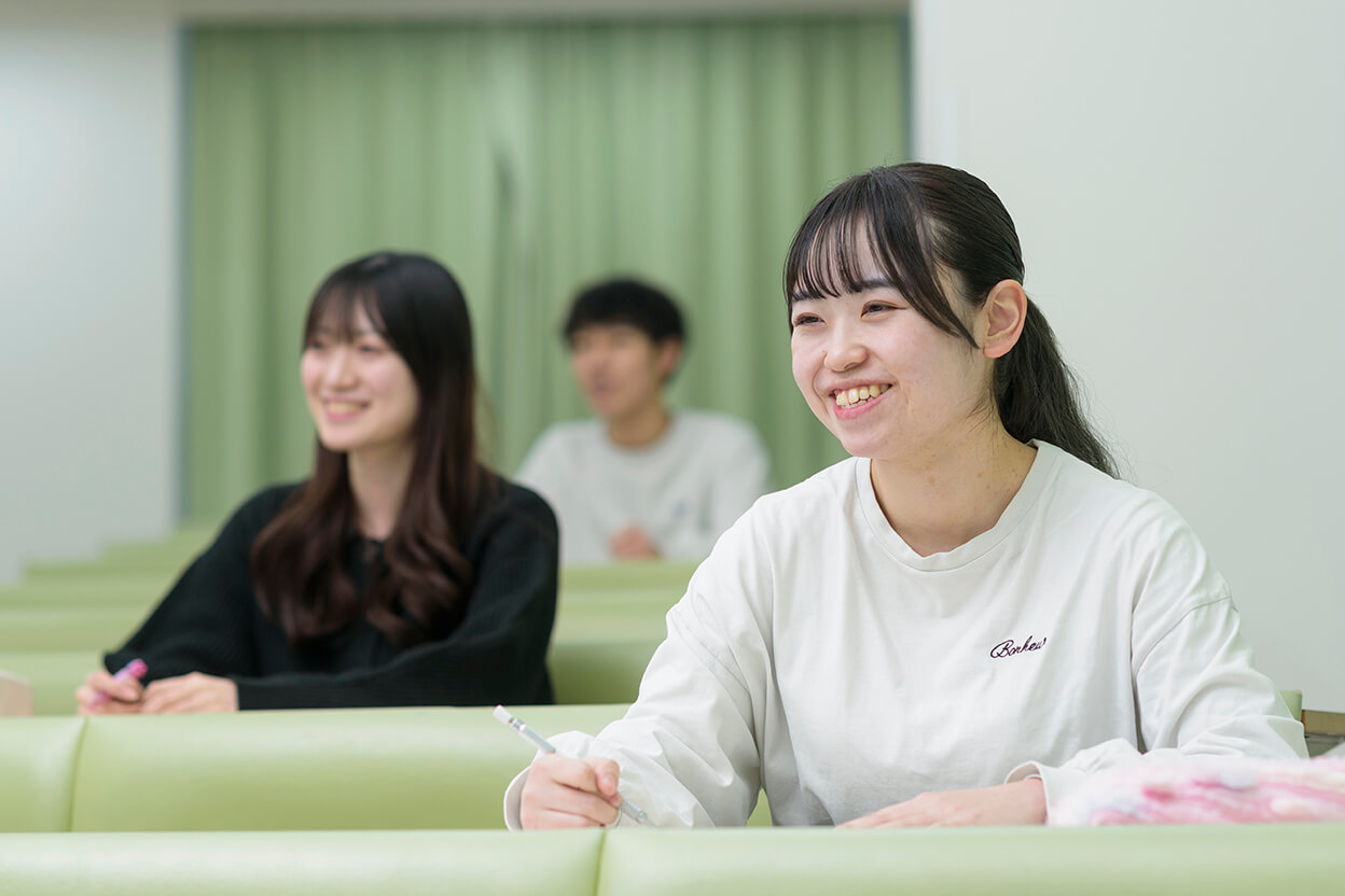 青森中央学院大学経営法学部