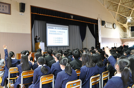 青森南高校での講演の様子