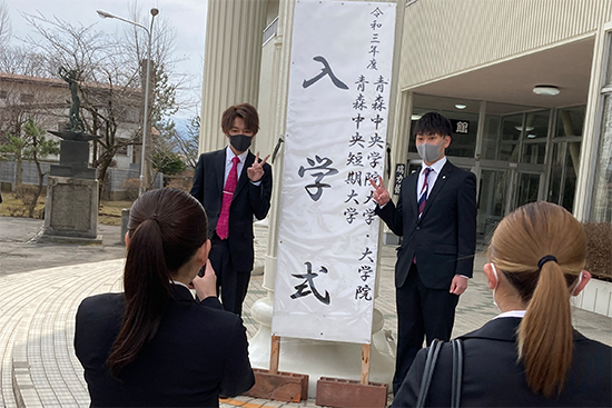 入学式会場での一コマ