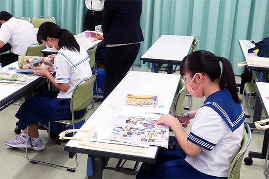 実習体験「コラージュで楽しみましょう！」
