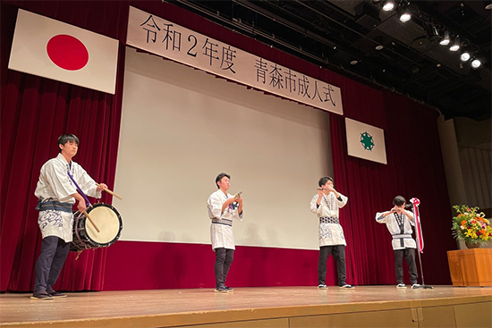 青森中央学院大学、青森公立大学の囃子方による「ねぶた囃子」