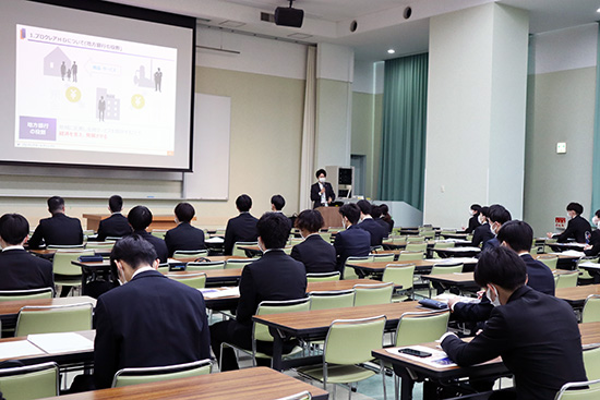  学内企業就職セミナーを開催しました