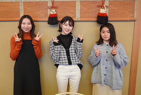 経営法学部3年生の学生２名がFM青森「Aomori RINGO Radio」の公開録音に参加しました。