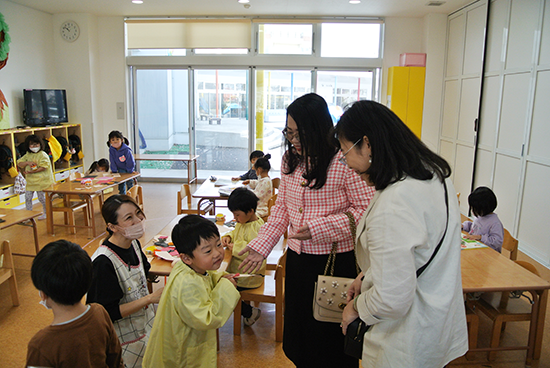 附属幼稚園視察の様子