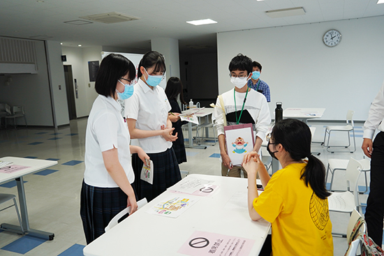 SDGs避難訓練ロールプレイングの様子