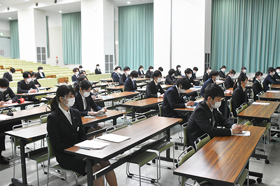 学内企業就職セミナーの様子