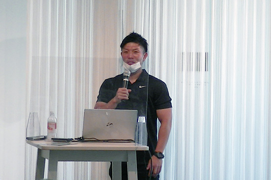 阿部翔太氏の講演の様子