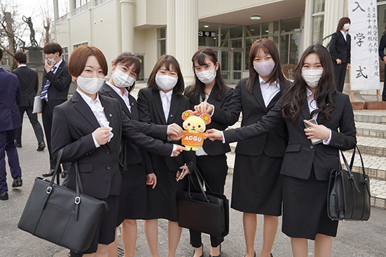 青森中央学院大学マスコットキャラクター「まあちくん」とパシャ！