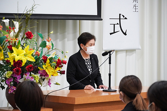 一戸とも子学部長のあいさつ