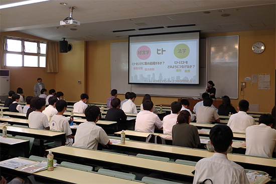 オープンキャンパス：経営法学部の様子