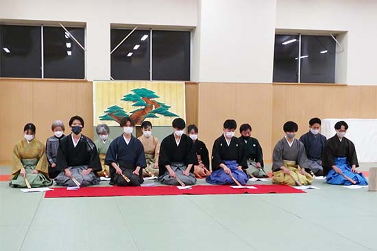 【能楽サークル】「見台納めの会」を開催