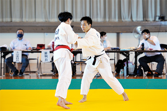本学 原選手
