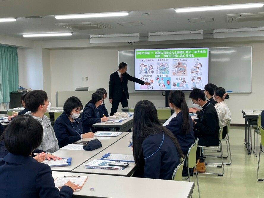 木造高校1年生が大学見学を行いました（12/4）