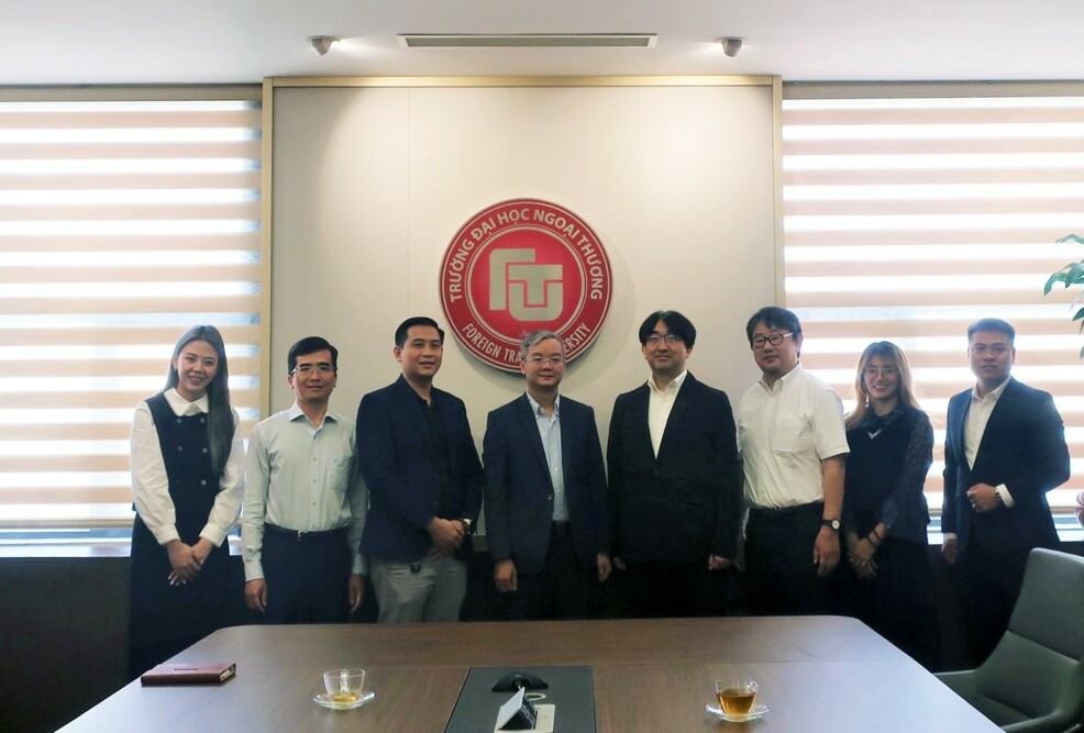 ベトナム国立貿易大学（ハノイ本校）を訪問しました