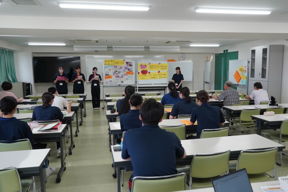 保健師教育課程3年生が「地区踏査のまとめ報告会」を開催しました（2025）