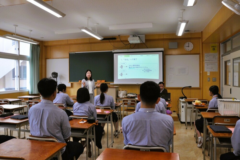 青森商業高校との高大連携事業を行いました